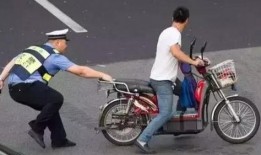 热点爆料摩托车视频,网友热议交通安全